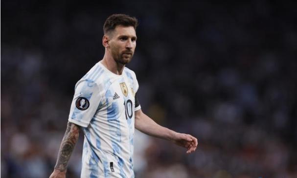 RTX 5090、8K分辨率下的《荒野大镖客2》:接近真实世界!